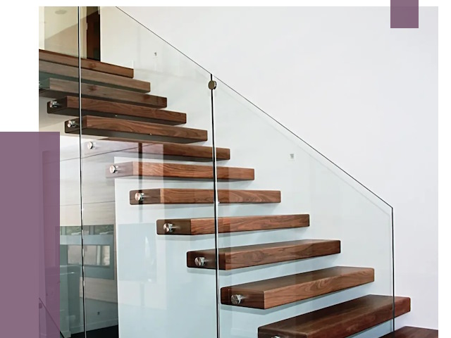 Стеклянные перила для лестницы в Кронштадте от 15129 руб.