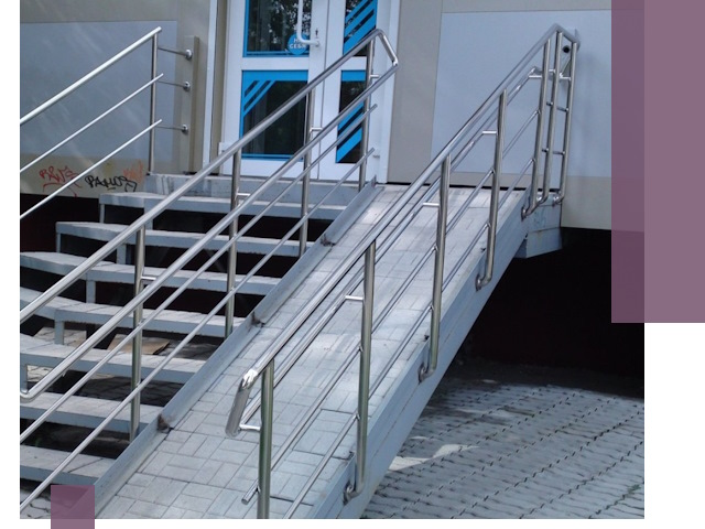 Пандус на крыльцо под ключ в Кронштадте: монтаж и изготовление