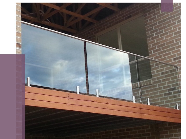 Стеклянные парапеты на крыше и террасе в Кронштадте от 11738 руб. | ПРОЛЁТ-Крн